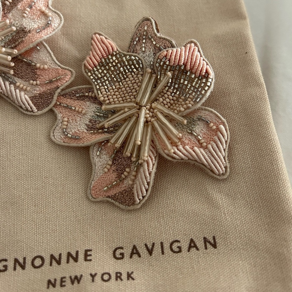 New Mignonne Gavigan large flower earrings 🌺 - Picture 2 of 4
